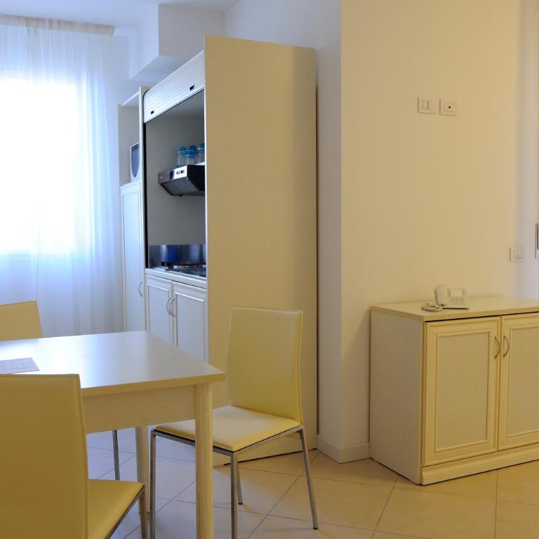Residence Suite Smeraldo - One-Bedroom Apartment - 2