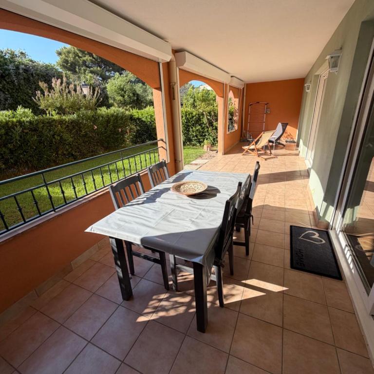 Appartement provençal avec jardin, piscines & tennis - Three-Bedroom Apartment - 4