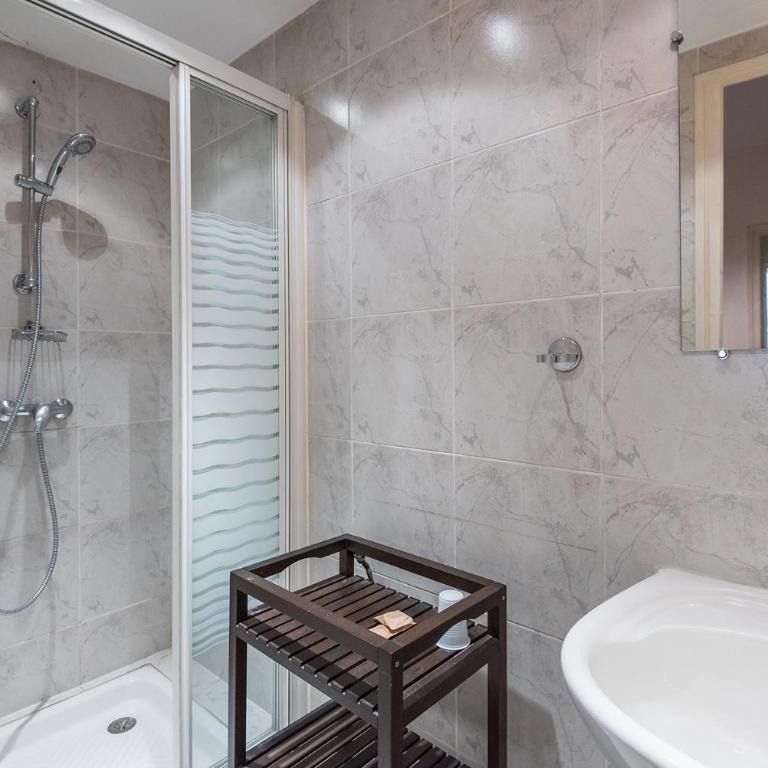 Lyo Hôtel - Centre Lyon Perrache - Chambre Quadruple Premium - 2