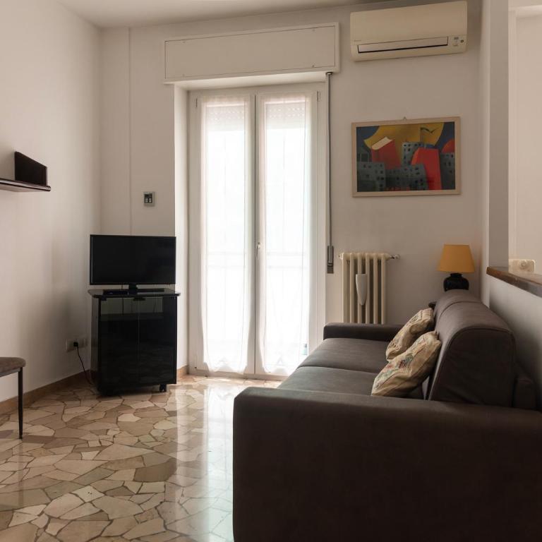 Youhosty - Lodi Quater - Appartamento con 2 Camere da Letto - 2