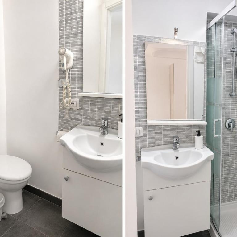 Zurria Rooms - Triple Room with Private Bathroom - 3