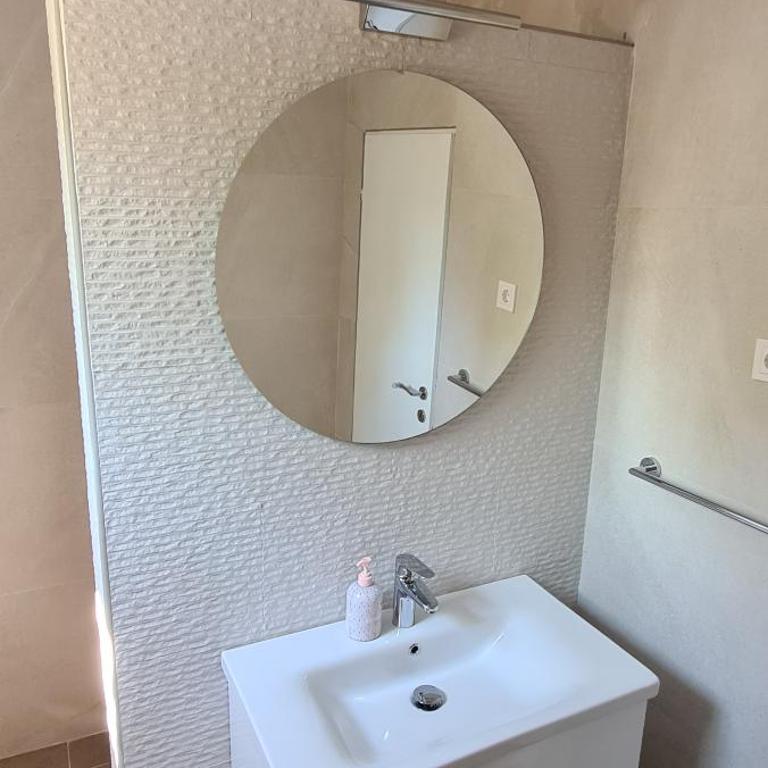 Guest House Andrea - Twin Room with Private External Bathroom - 7