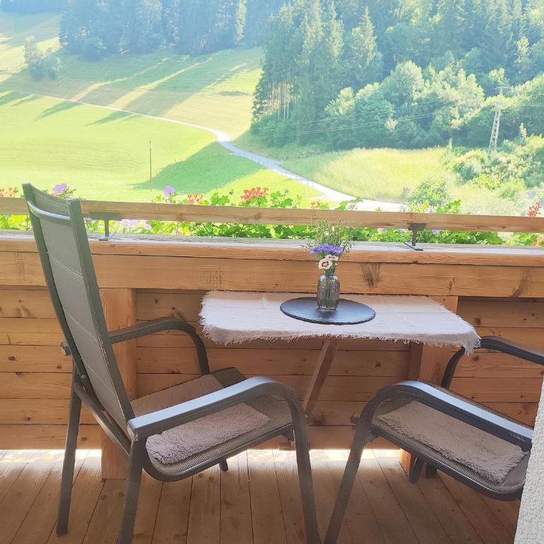 Haus Enzian - Apartment mit 3 Schlafzimmern und Balkon - 70