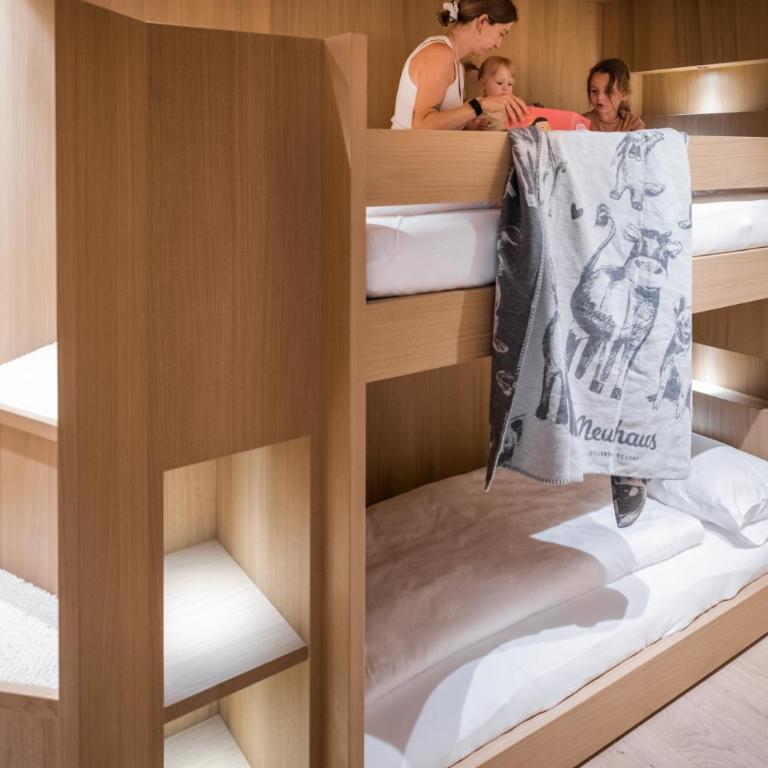 Neuhaus Zillertal Resort - Garten-Familiensuite - 3