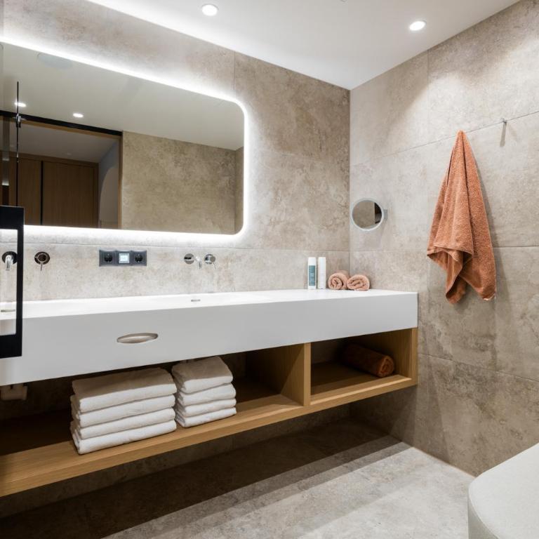 Neuhaus Zillertal Resort - Garten-Familiensuite - 4