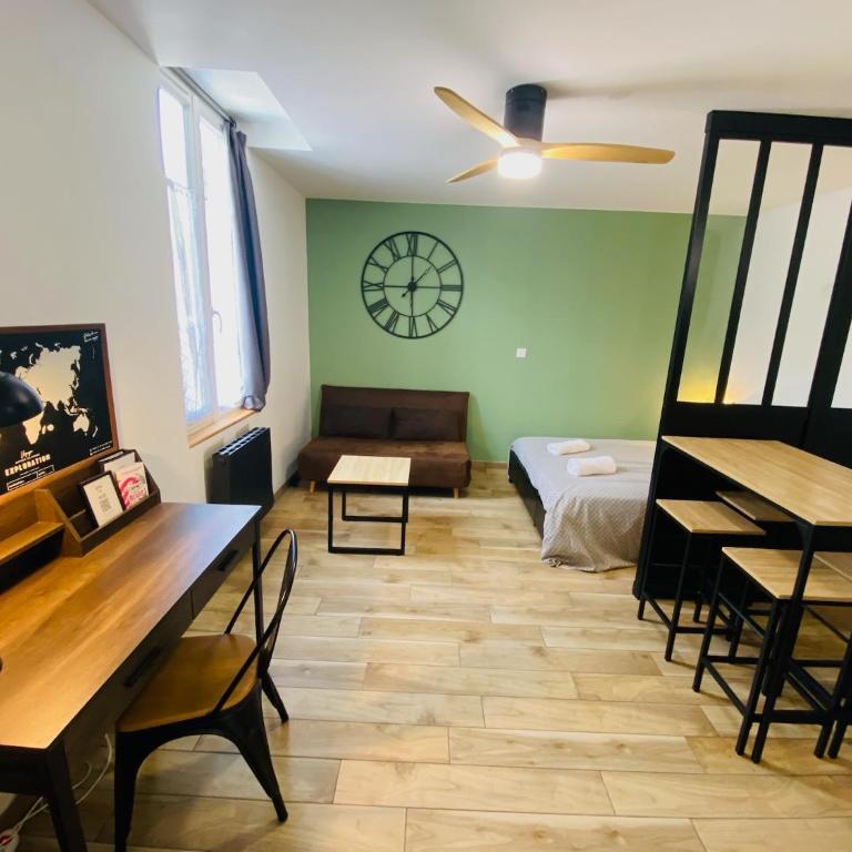 Grand Studio tout équipé - Quartier Lahitolle - Studio Supérieur - 1