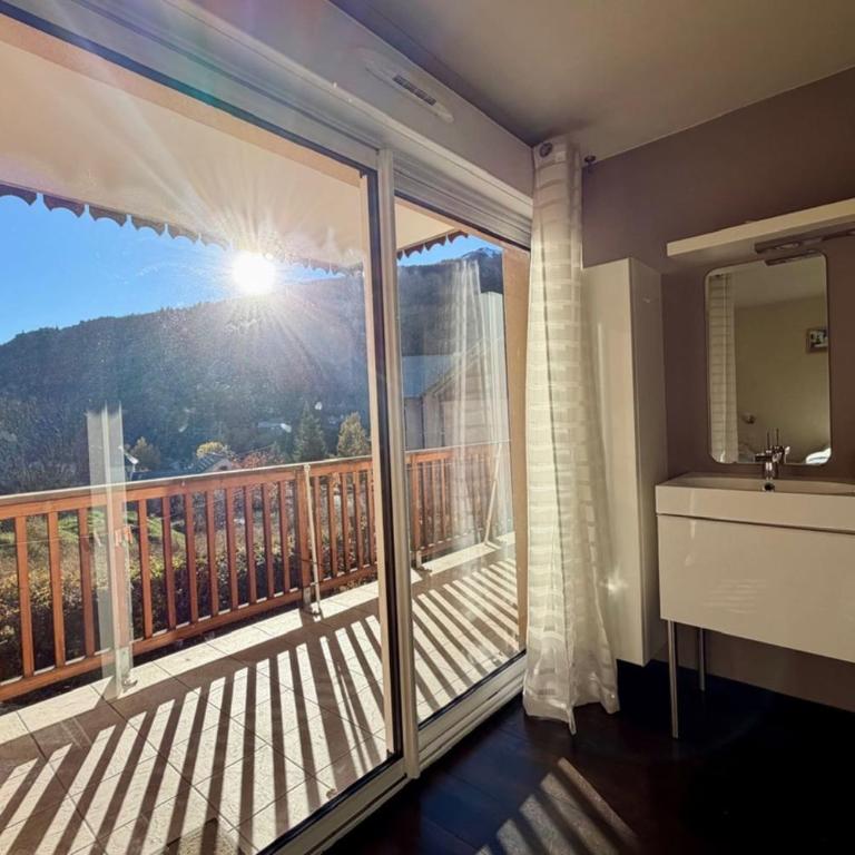 Chalet charmant et lumineux à Briançon - Appartement - 12