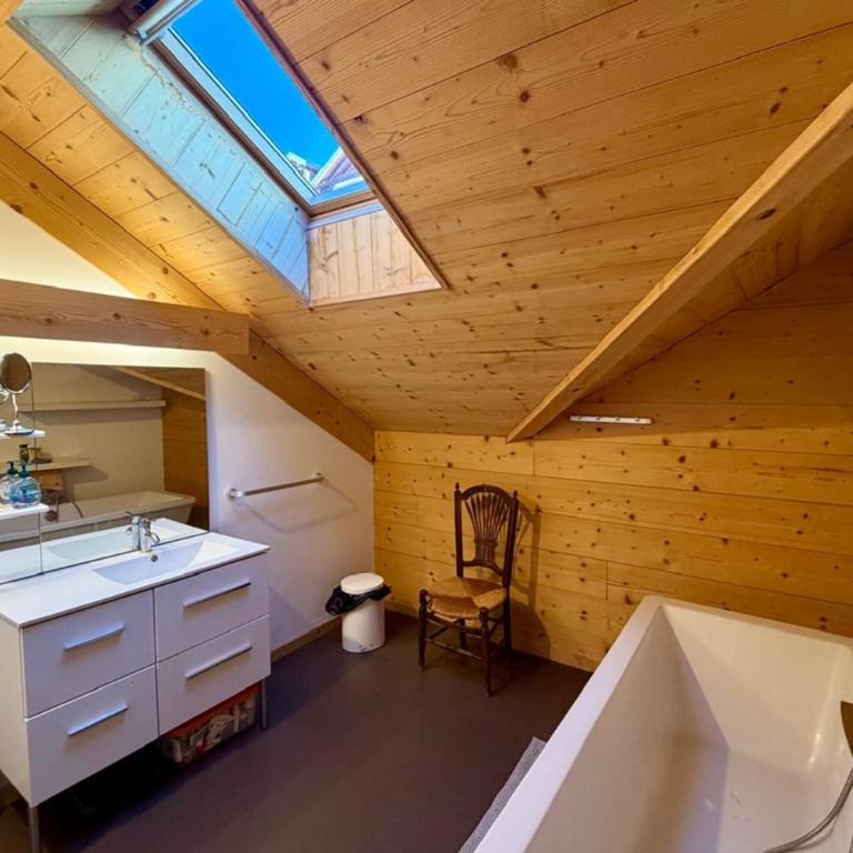 Chalet charmant et lumineux à Briançon - Appartement - 15