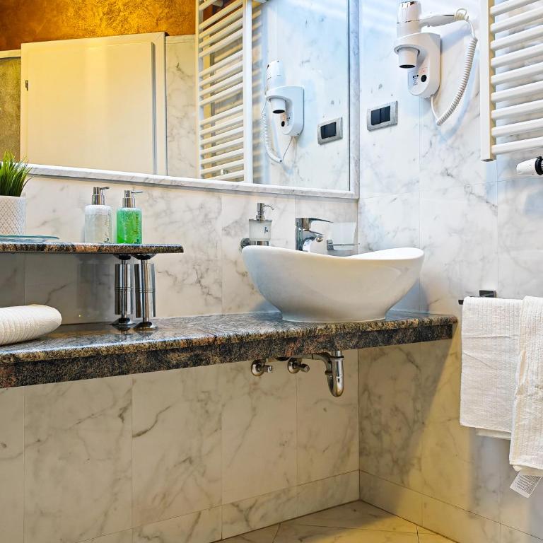 DivaLux New Studio A Boutique Hotel with AC and WiFi - One-Bedroom Apartment - 4