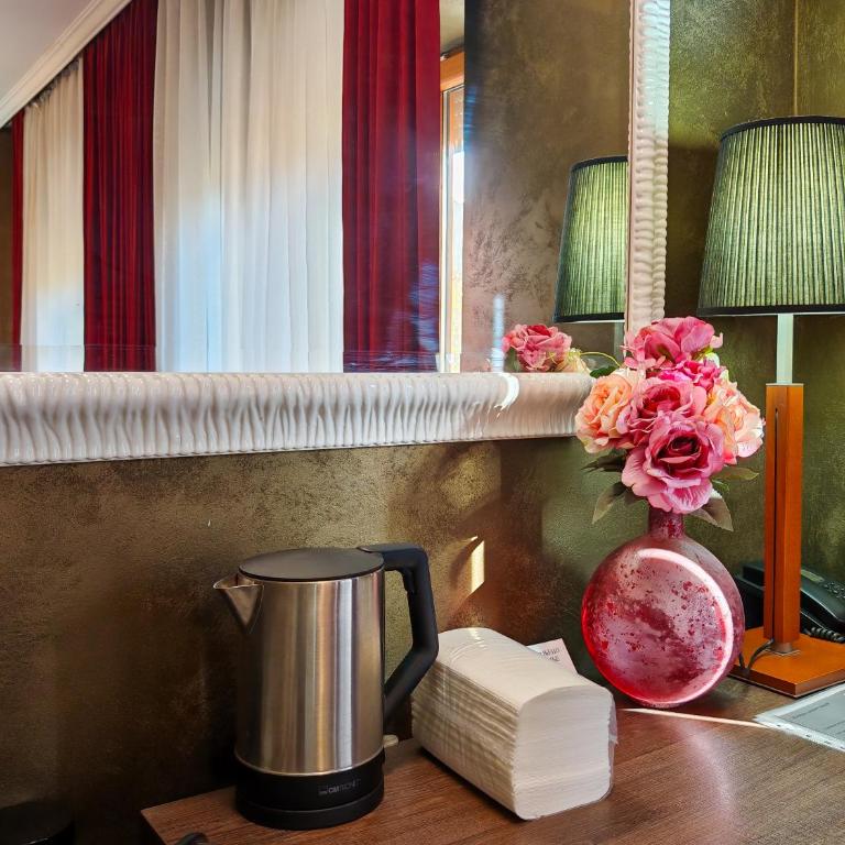 DivaLux New Studio A Boutique Hotel with AC and WiFi - One-Bedroom Apartment - 8