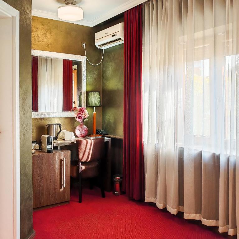 DivaLux New Studio A Boutique Hotel with AC and WiFi - One-Bedroom Apartment - 12