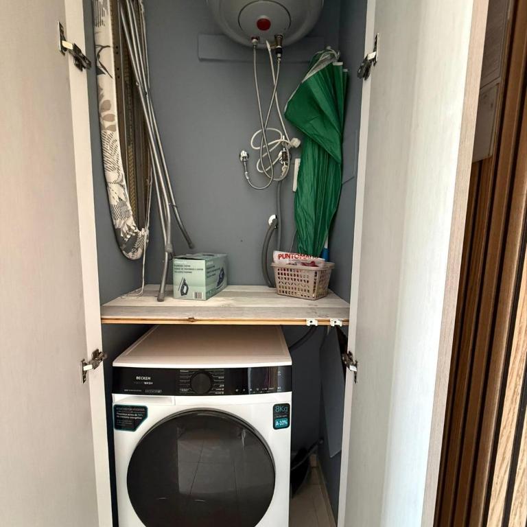 Skyline View Apartment - FREE PRIVATE Parking Including & Guest BONUS - Appartement 1 Chambre - 29
