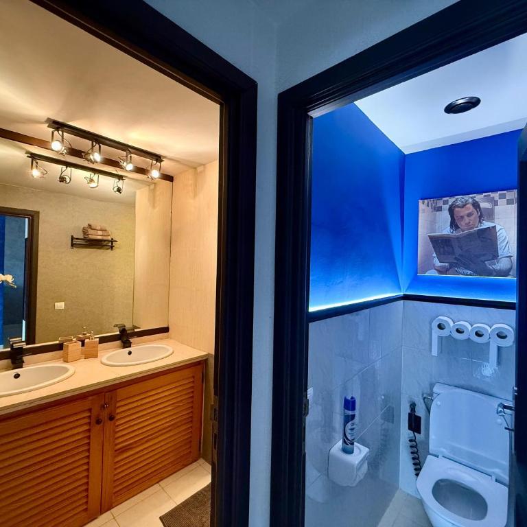 Skyline View Apartment - FREE PRIVATE Parking Including & Guest BONUS - Appartement 1 Chambre - 8