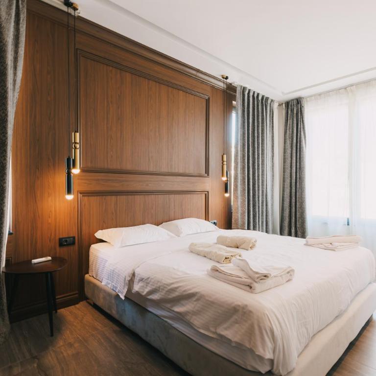 Dollaku Seafront Apartments - Two-Bedroom Apartment with Balcony and Sea View - 4