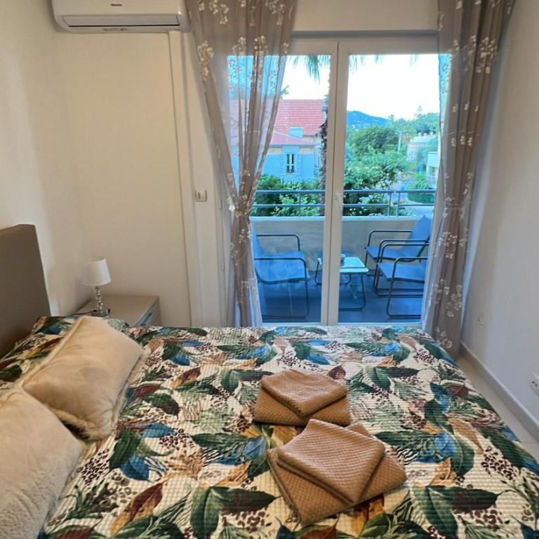 One minute to the Beach - One-Bedroom Apartment - 3