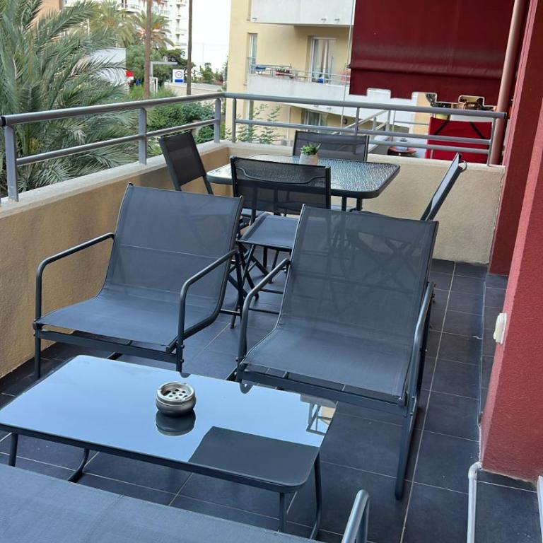 One minute to the Beach - One-Bedroom Apartment - 2