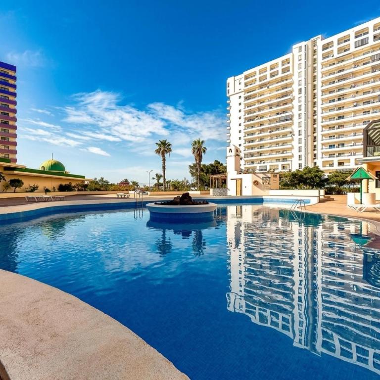 Skyline View Apartment - FREE PRIVATE Parking Including & Guest BONUS - Appartement 1 Chambre - 44