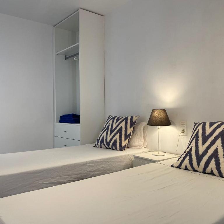 PISO EN PLAZA DE ESPAÑA Y PLAYA DE LA COLONIA - Apartamento - 1