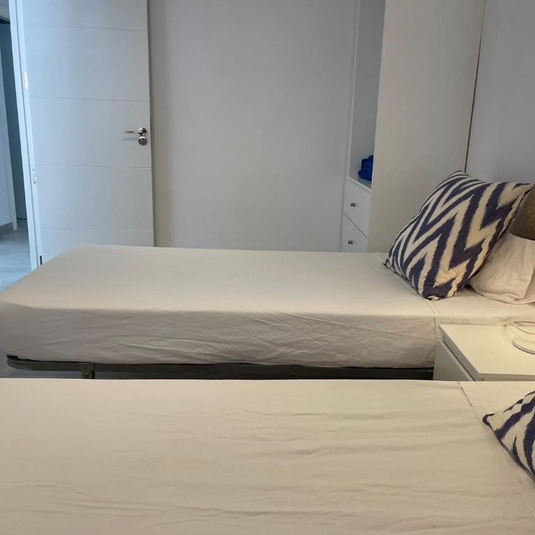 PISO EN PLAZA DE ESPAÑA Y PLAYA DE LA COLONIA - Apartamento - 9