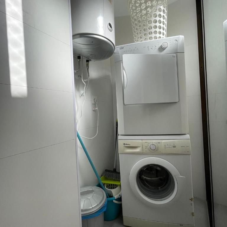 PISO EN PLAZA DE ESPAÑA Y PLAYA DE LA COLONIA - Apartamento - 7