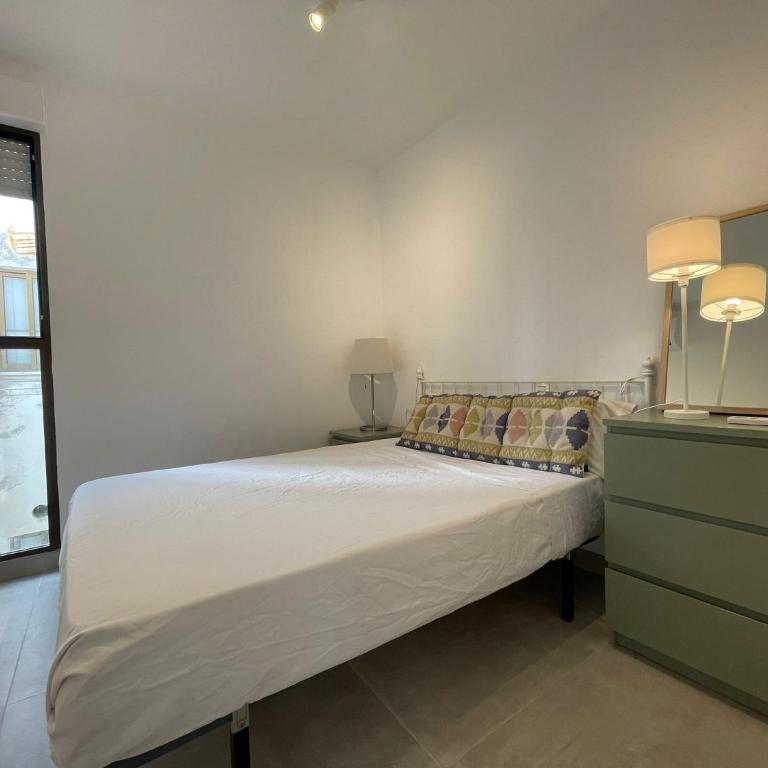 PISO EN PLAZA DE ESPAÑA Y PLAYA DE LA COLONIA - Apartamento - 25