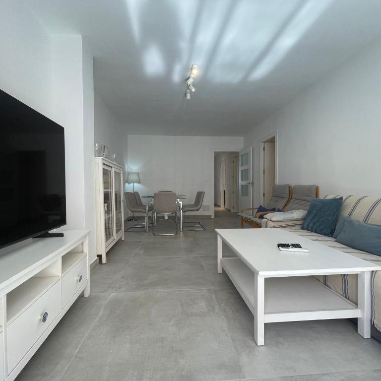 PISO EN PLAZA DE ESPAÑA Y PLAYA DE LA COLONIA - Apartamento - 13