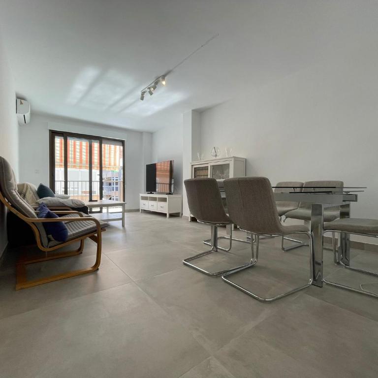 PISO EN PLAZA DE ESPAÑA Y PLAYA DE LA COLONIA - Apartamento - 17