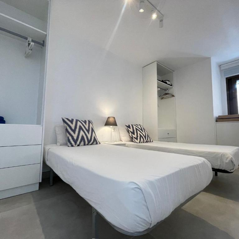 PISO EN PLAZA DE ESPAÑA Y PLAYA DE LA COLONIA - Apartamento - 12