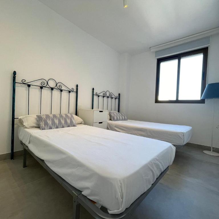 PISO EN PLAZA DE ESPAÑA Y PLAYA DE LA COLONIA - Apartamento - 18