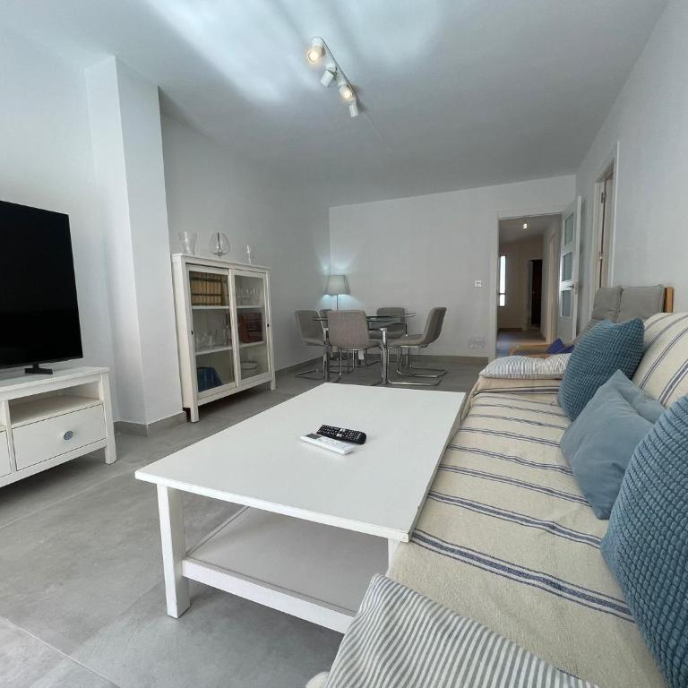 PISO EN PLAZA DE ESPAÑA Y PLAYA DE LA COLONIA - Apartamento - 36