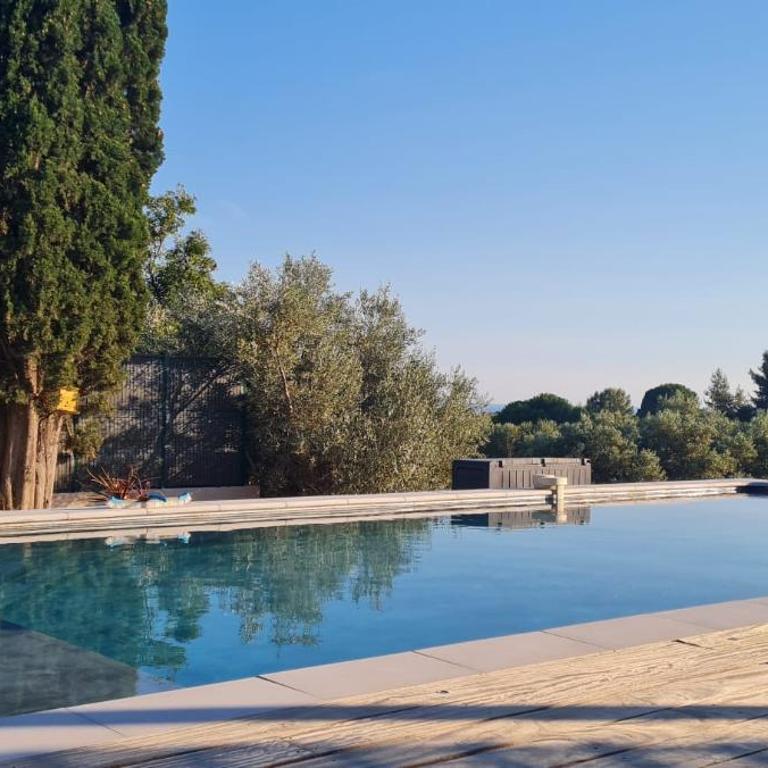 Studio 1 proche circuit Paul Ricard - Appartement 1 Chambre - 33