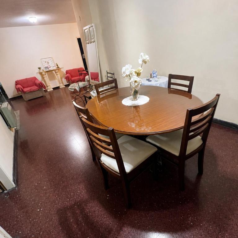 Super depto zona micro centro de SMT - Three-Bedroom Apartment - 1