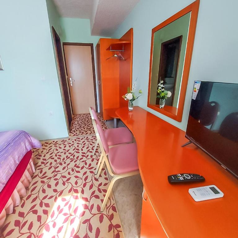Hotel Rimski Most - Standardna Dvokrevetna Soba sa Bračnim Krevetom - 12