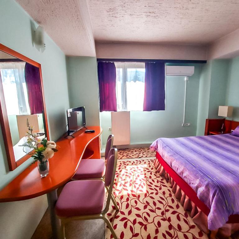 Hotel Rimski Most - Standardna Dvokrevetna Soba sa Bračnim Krevetom - 13
