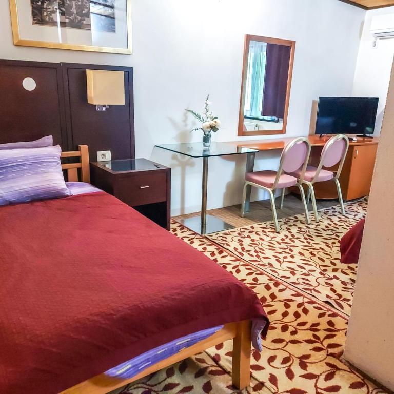 Hotel Rimski Most - Trokrevetna Soba - 4