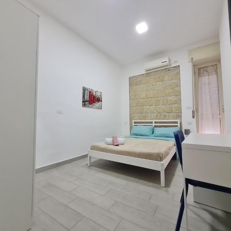 Contex House - Camera Matrimoniale con Balcone - 2