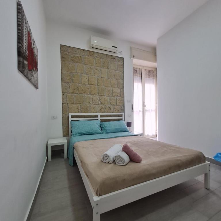 Contex House - Camera Matrimoniale con Balcone - 4