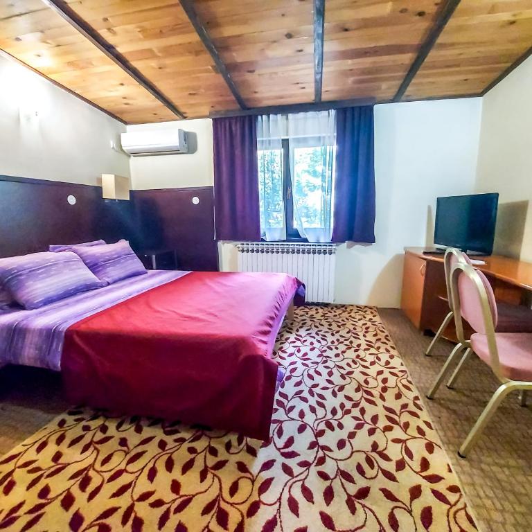 Hotel Rimski Most - Standardna Dvokrevetna Soba sa Zasebnim Krevetima - 6