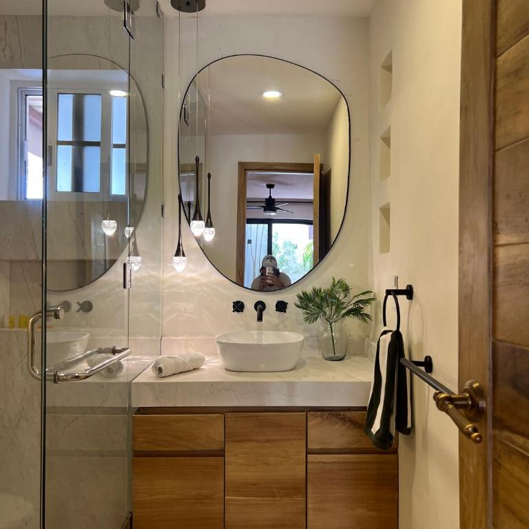 Boutique Private Villa in Hotel Zone - Pool & Outdoor Living - Villa - 4