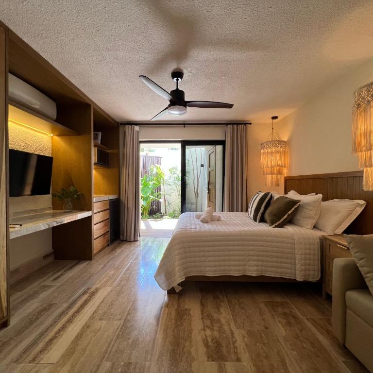 Boutique Private Villa in Hotel Zone - Pool & Outdoor Living - Villa - 6