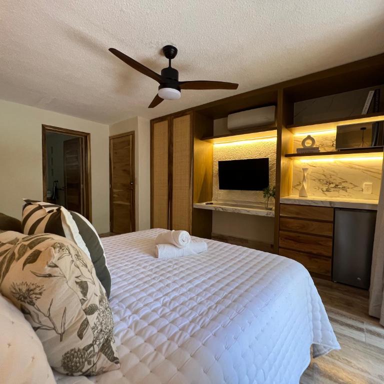 Boutique Private Villa in Hotel Zone - Pool & Outdoor Living - Villa - 13