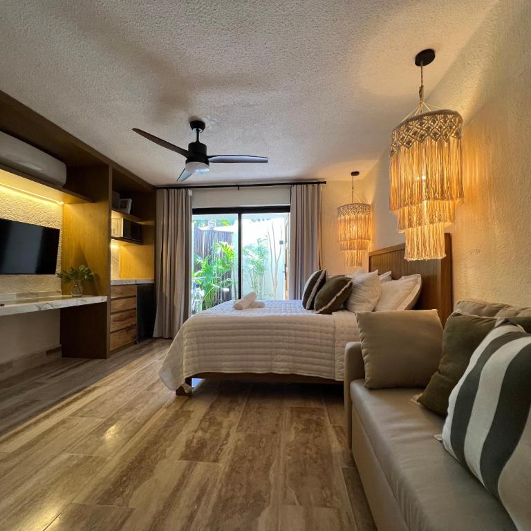 Boutique Private Villa in Hotel Zone - Pool & Outdoor Living - Villa - 15