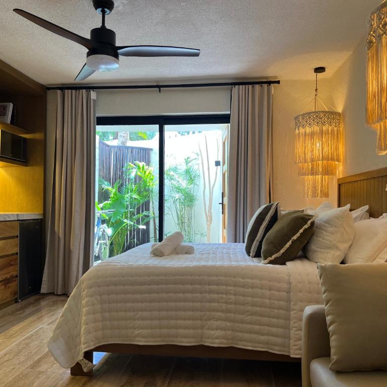 Boutique Private Villa in Hotel Zone - Pool & Outdoor Living - Villa - 16
