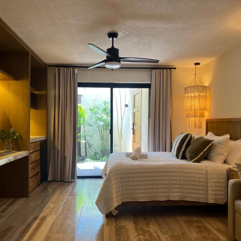 Boutique Private Villa in Hotel Zone - Pool & Outdoor Living - Villa - 21