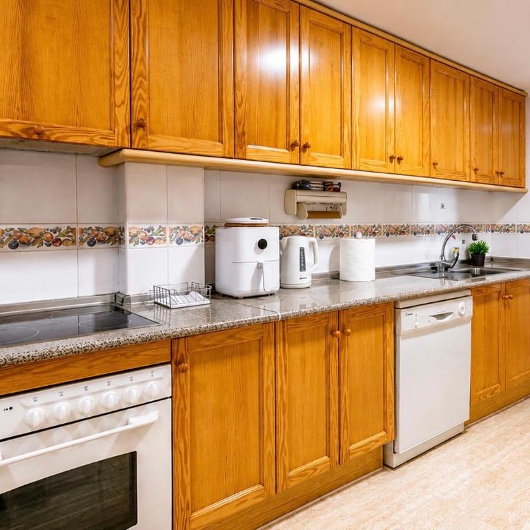 Bungalow with Pool & BBQ - Carabassi Beach 10' - Casa de 2 dormitorios - 10