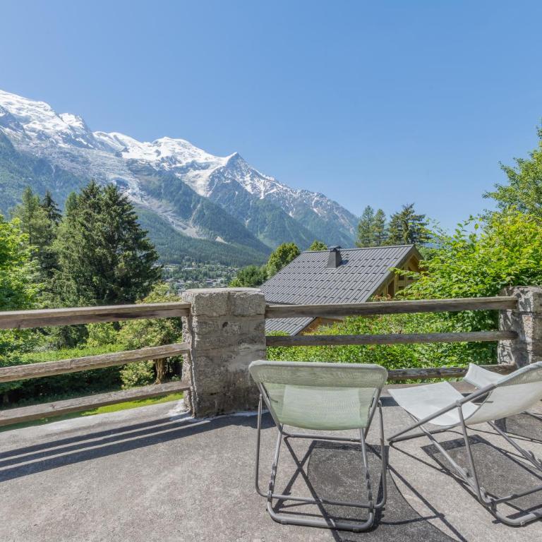 Grand Chalet des Moussoux 6BR: Terrace, Garden, Views, Sleeps 10 - Happy Rentals - Chalet - 1