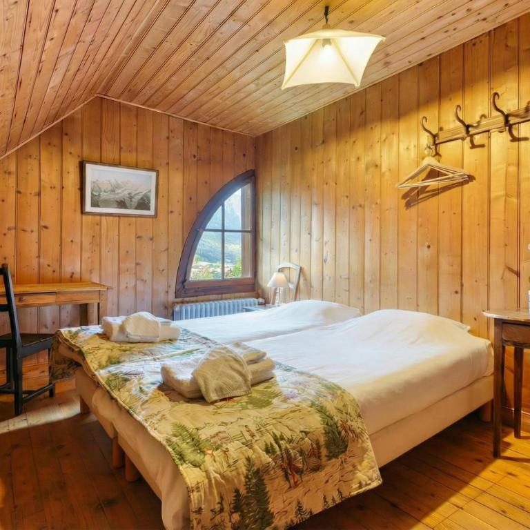 Grand Chalet des Moussoux 6BR: Terrace, Garden, Views, Sleeps 10 - Happy Rentals - Chalet - 11