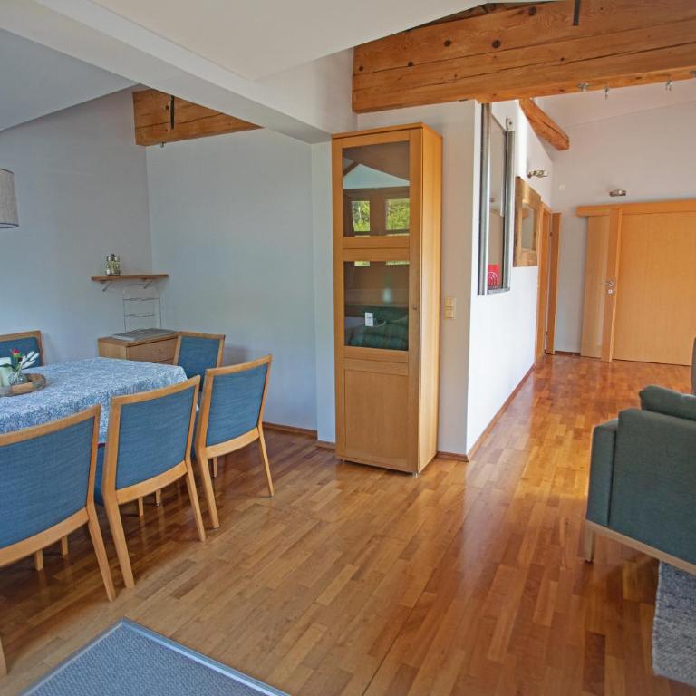 Ferienwohnung Marienhof - Appartement - 42
