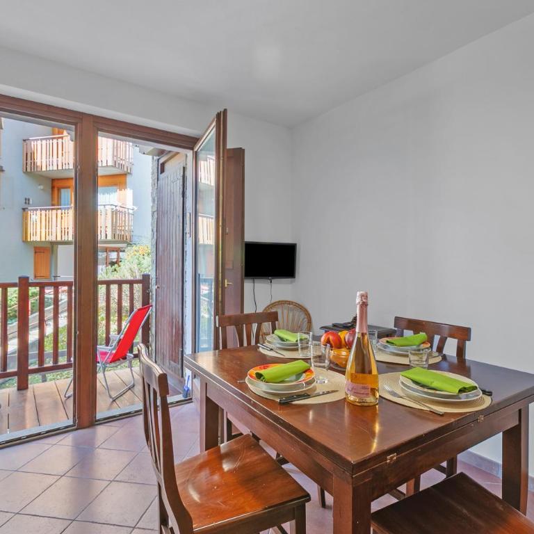 The Sunflower - Apt with Balcony and Private Parking - Happy Rentals - Appartamento con Balcone - 10