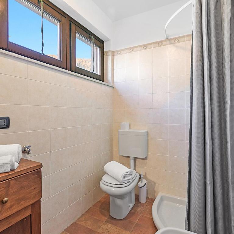 The Sunflower - Apt with Balcony and Private Parking - Happy Rentals - Appartamento con Balcone - 13